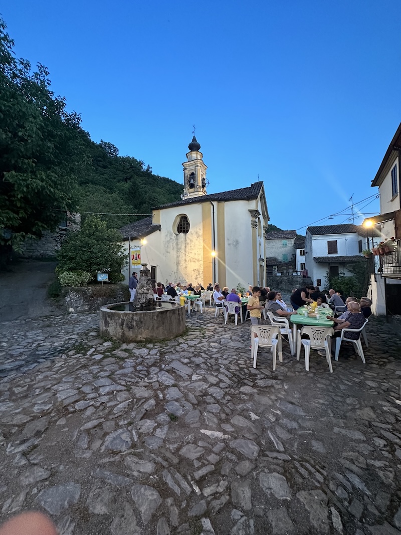 Cena in Piazza a Lunassi